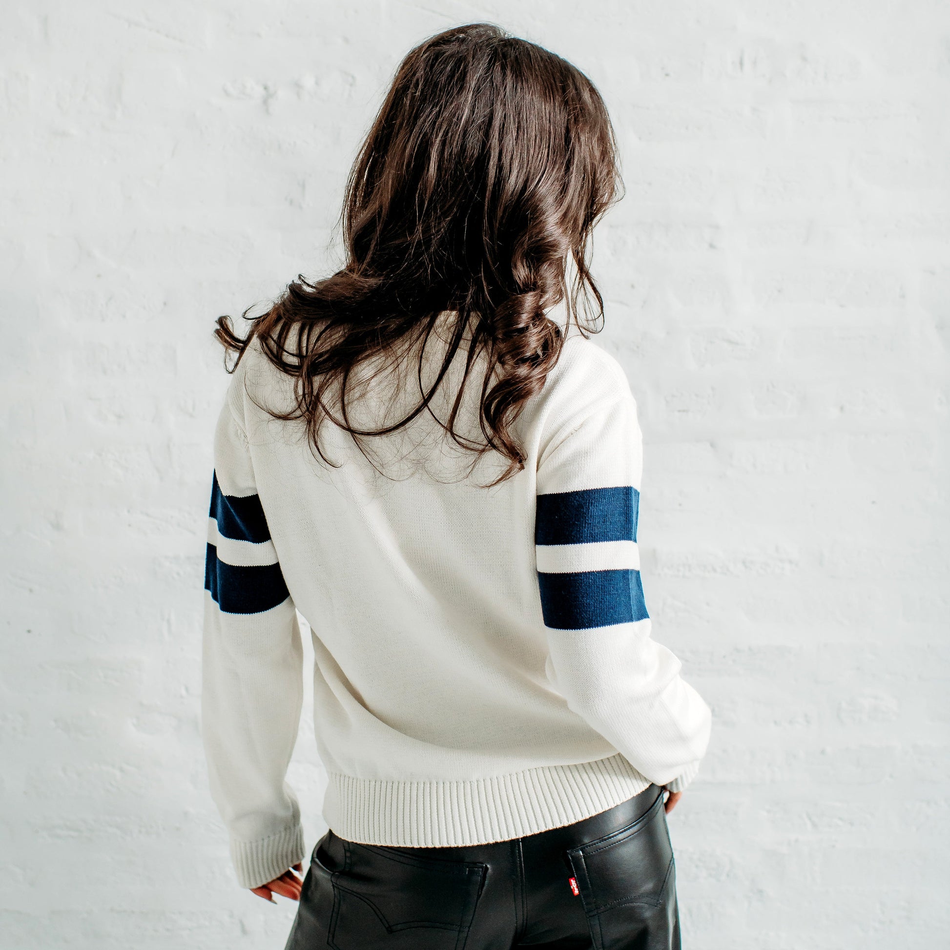 Illinois Vintage V-Neck Sweater. Illinois Game Day Apparel.